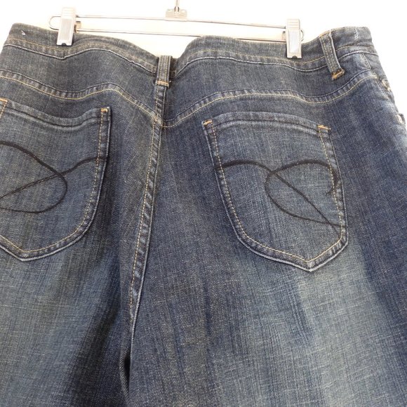 Chico's sz. 2.5 Platinum Marjuis Jeans- (Worn once)- EXCELLENT CONDITION - Picture 4 of 7
